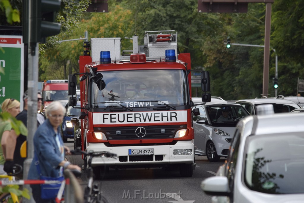 Koelner Seilbahn Gondel blieb haengen Koeln Linksrheinisch P654.JPG - Miklos Laubert